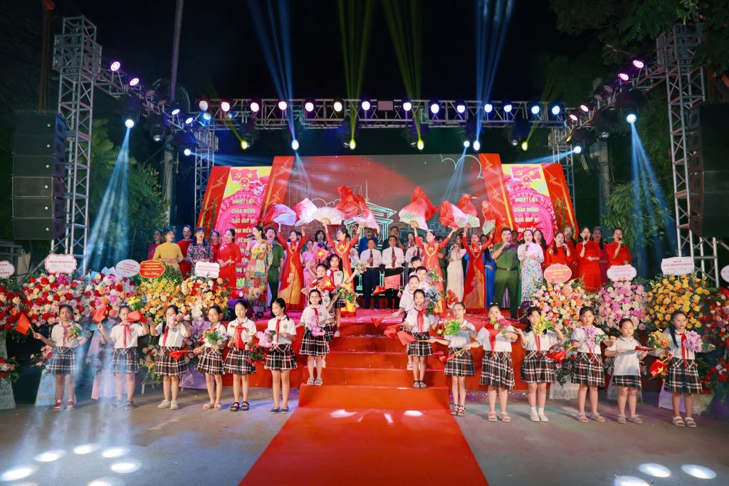 Tuổi trẻ Tứ Liên